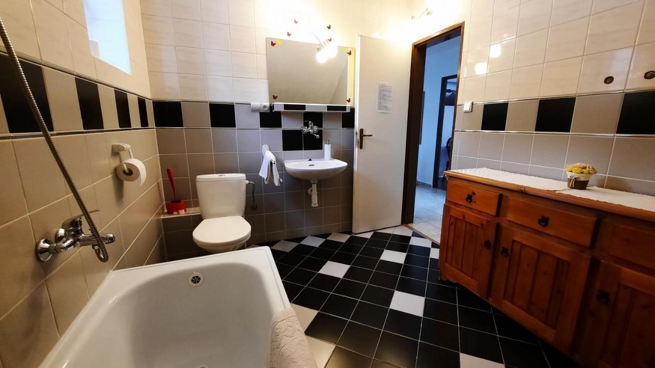 Villa Strakov Lúčky Buitenkant foto